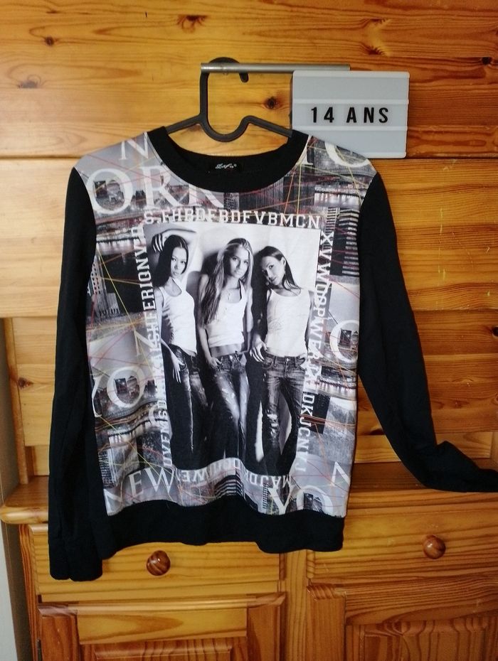 Pull Lafa Paris neuf Taille 14 ans