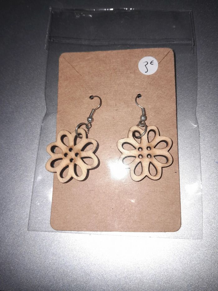 Boucle d'oreille ethnique fleur
