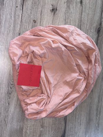 Bonjour, je vends des vêtements bébé fille les tailles ils sont inscrits sur les habits de bébé 