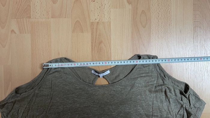Tee-shirt taille 4 - photo numéro 4