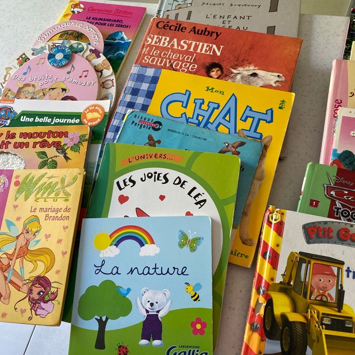 Lot 22 livres bébés et enfants - photo numéro 3