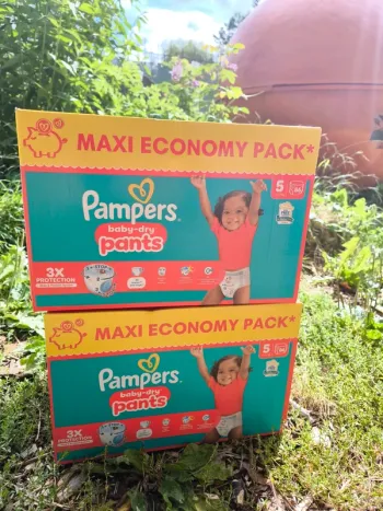 Lot de 2 cartons de Pampers pants taille 5 (172 couches ) neuves