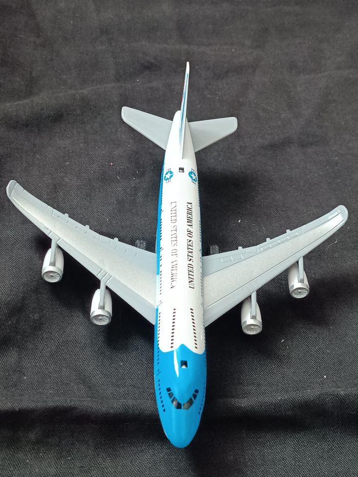 Avion métal  lumineux - photo numéro 10