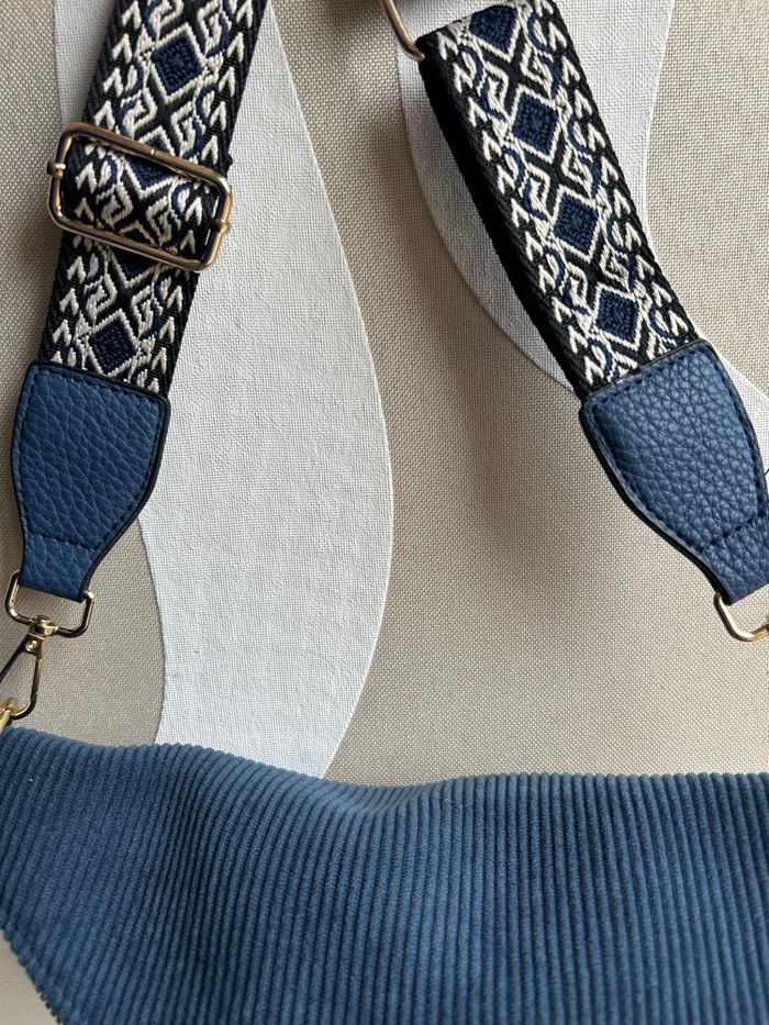 Sac banane  bleu velours côtelé - photo numéro 3