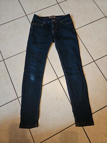 Jean slim taille 34 tbe