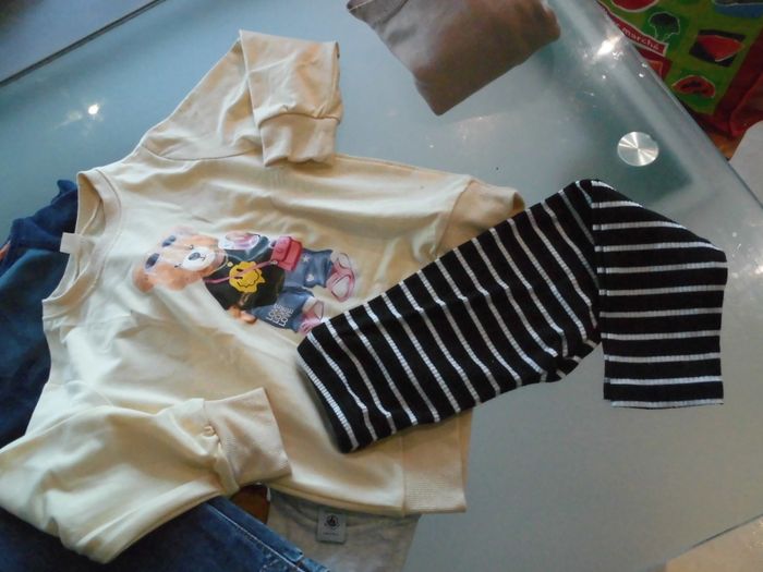 Lot de vêtements fille 4ans Petit Bateau et autres - photo numéro 5