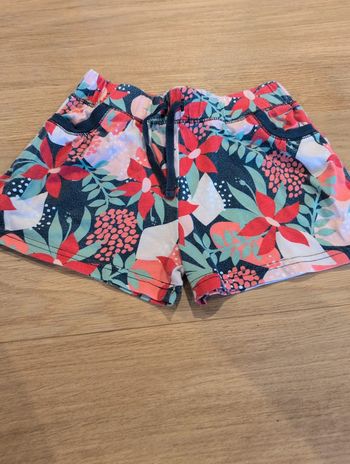 Short a fleurs 8 ans