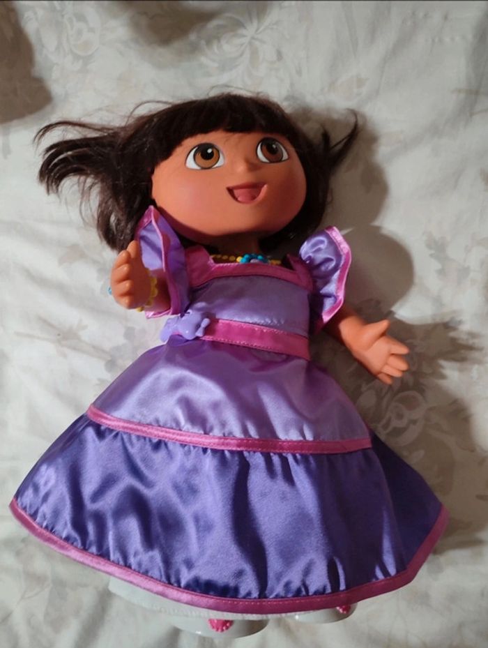 Poupée Dora
