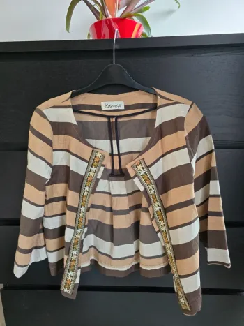 veste fine marron et blanche Kosmika
