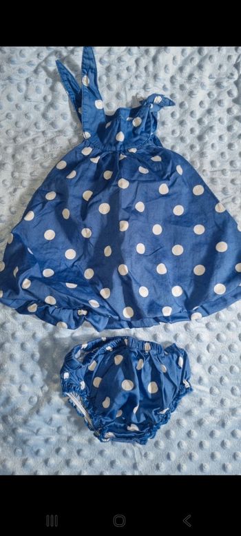 Robe 3 mois en très bon état