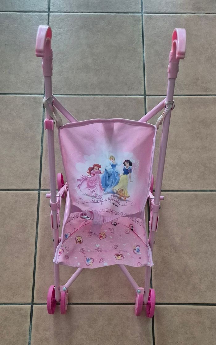 Poussette poupée