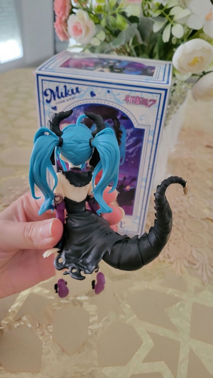 Figurine hatsune miku demon - photo numéro 4