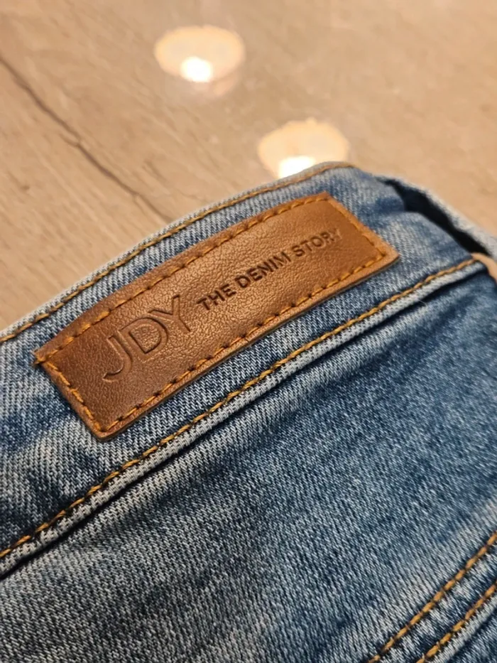 Jean déchiré 40 - photo numéro 4