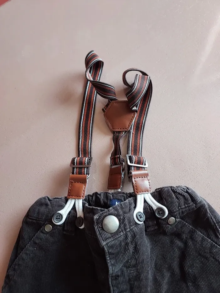 pantalon salopette à bretelles 9 mois "kiabi" - photo numéro 2