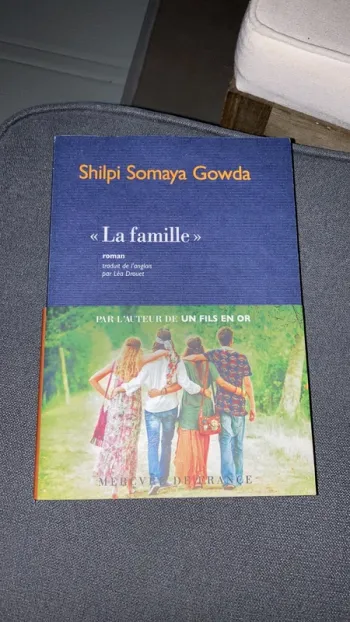 La famille Shilpi Somaya Gowda mercure de France