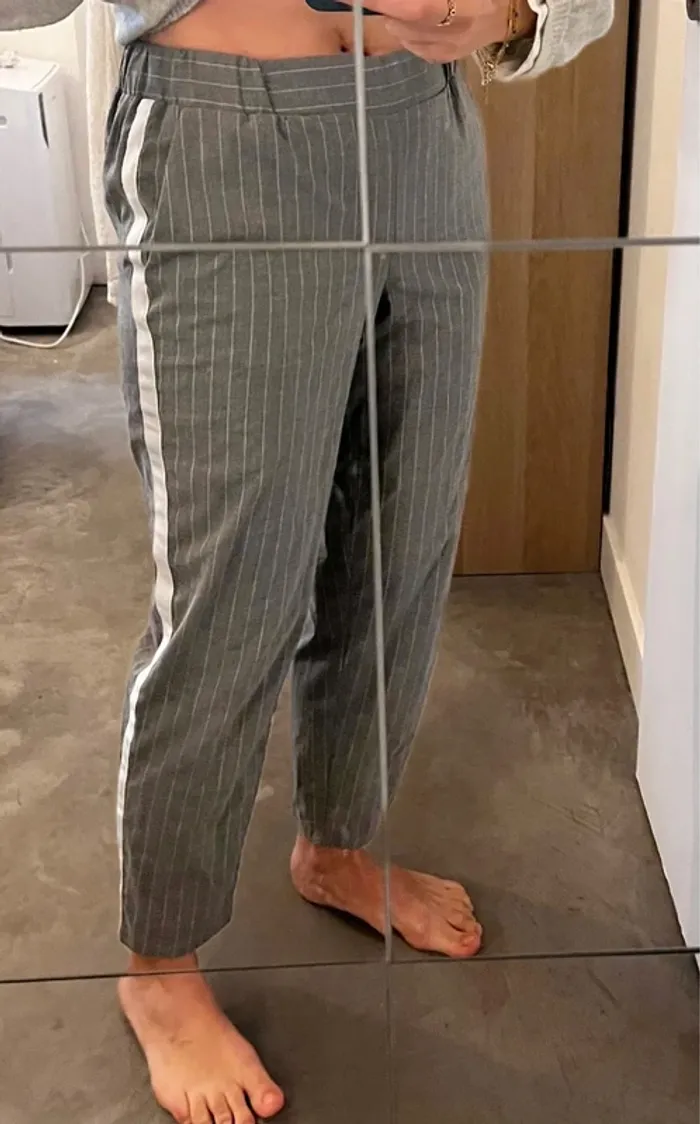 Pantalon cintré gris style costume - photo numéro 5