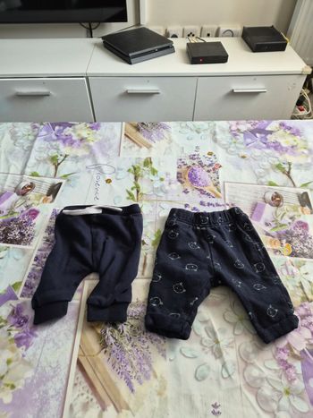 2 pantalons 1 mois