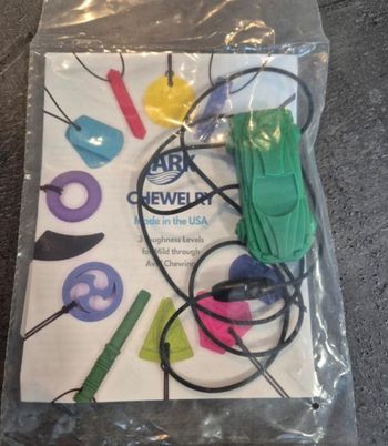 Collier enfants a mâcher neuf 