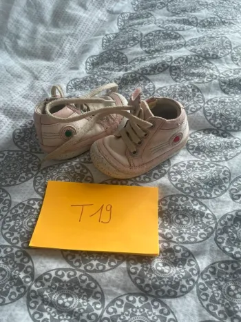 Chaussure taille 19 kickers