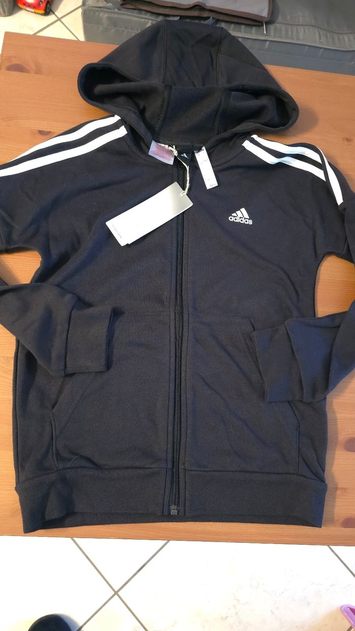 ( Neuf non porté)  🏷🥰➡️survetement unisex adidas 10 ans 🥰😍 - photo numéro 2
