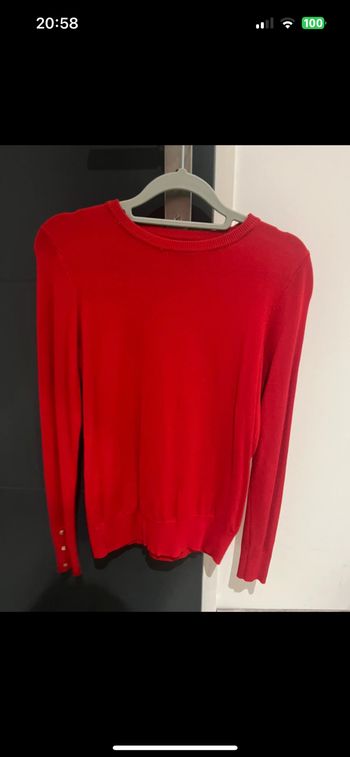 pull rouge matière fine