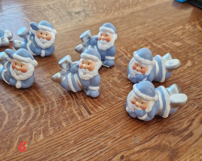 Lot de 11 Pères Noël en céramique, Neufs avec étiquettes - photo numéro 6