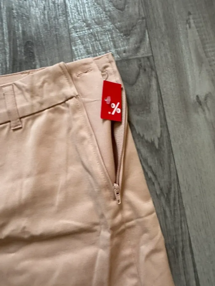 Short neuf avec étiquette - photo numéro 4