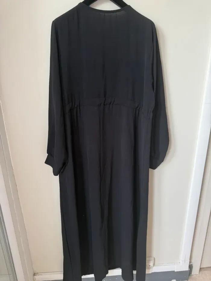 Robe noire - photo numéro 4