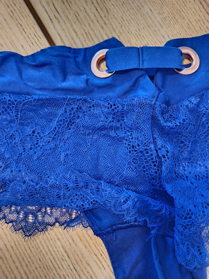 Culotte bleue électrique satinée et dentelle - photo numéro 3