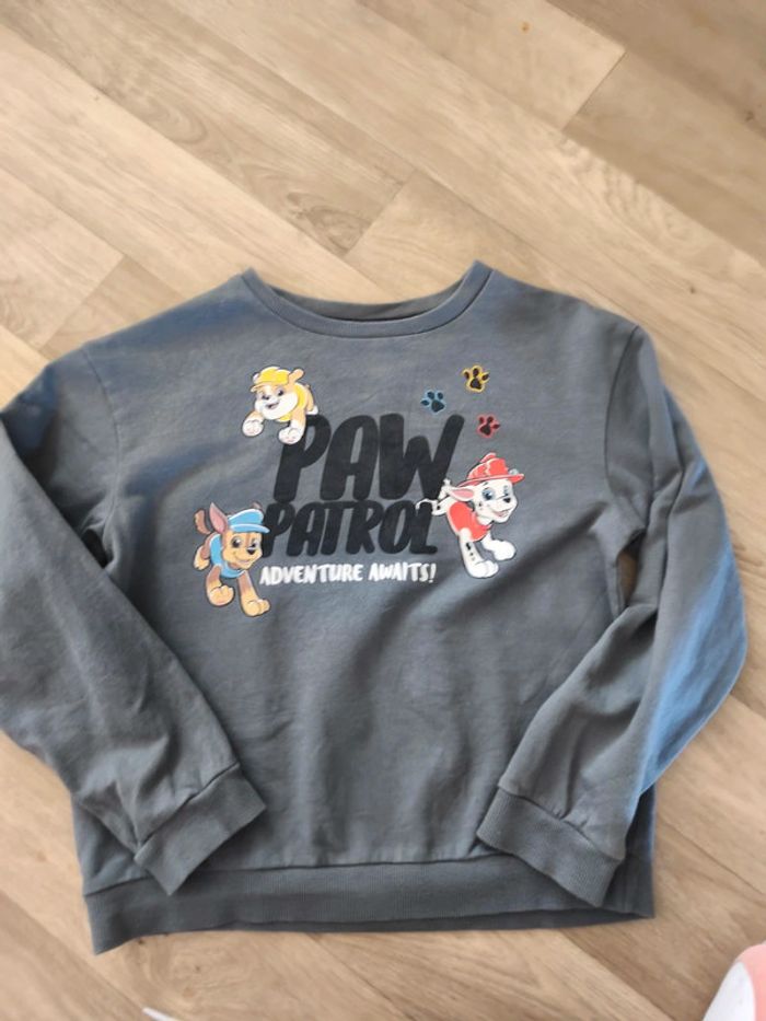 Sweat marque Pat Patrouille taille 8 ans