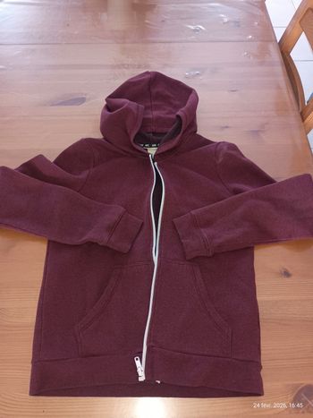 Sweat zippé à capuche t. 14 ans