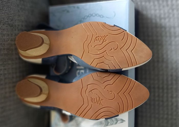 Chaussure escarpin Fugitive Tolua Metal Navy pointure 40 - photo numéro 3