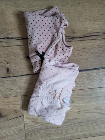 Lot pyjamas velours taille 1 mois