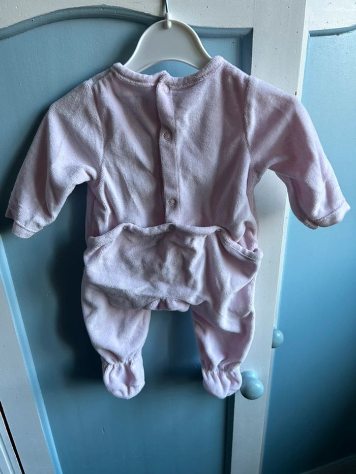 Pyjama rose , 1 mois orchestra - photo numéro 3