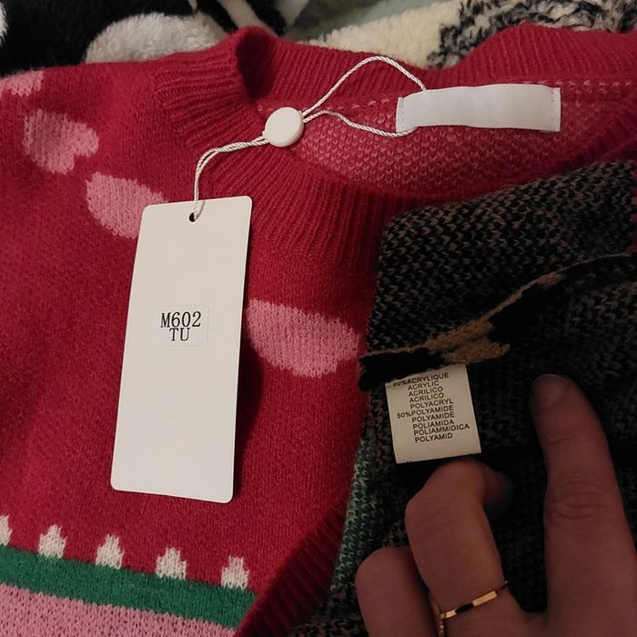 Magnifique pull neuf taille unique - photo numéro 4