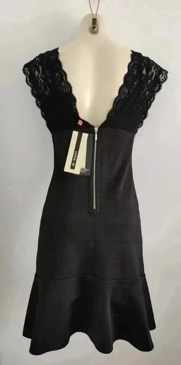 Robe chic neuve avec dentelle - Monnari - taille 36