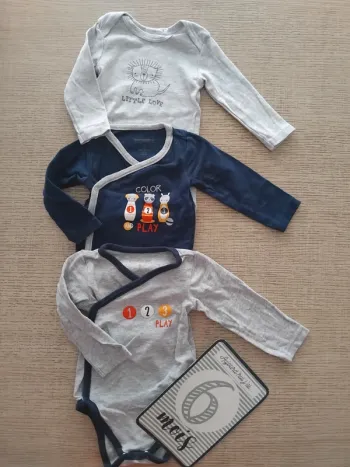 Lot bodys 6 mois / 62-68 cm