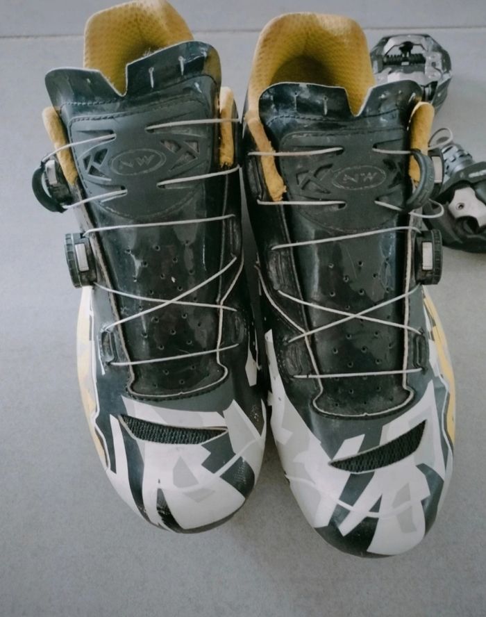Chaussures de vélo taille 43 44 - photo numéro 2