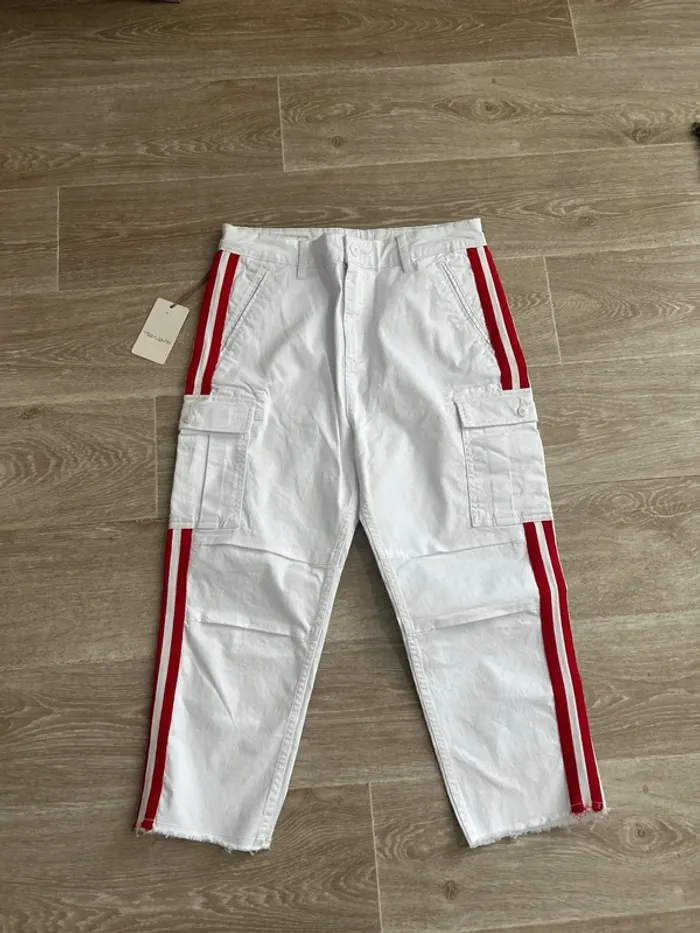 Pantalon cargo Teddy Smith blanc bandes rouge W27