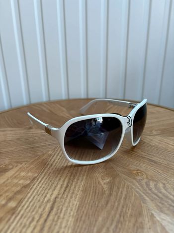 Lunette de soleil / paire de solaire / monture tendance - Gil - Neuf avec étiquette