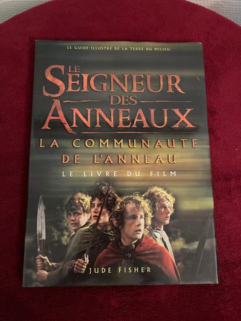 Livre Guide Illustré de la Terre du Milieu Le Seigneur des anneaux