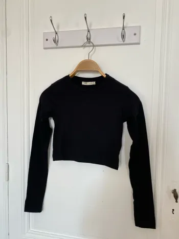 Crop top manches longues noir S