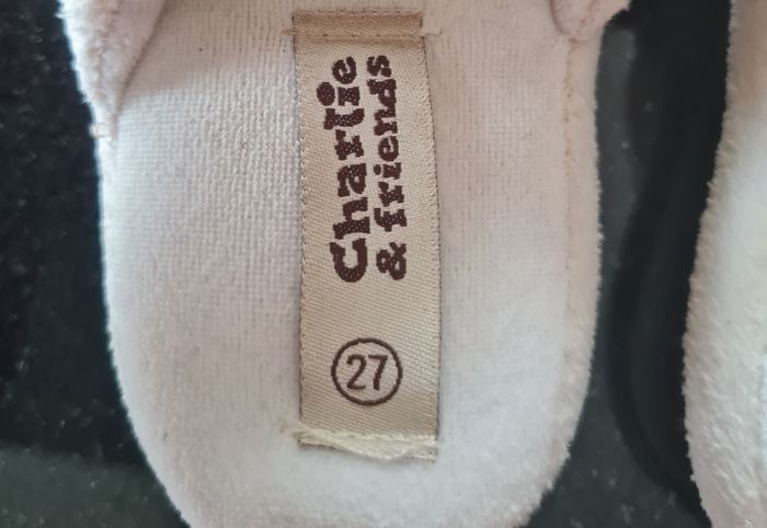 🦁 Chaussons lion fille – Taille 27 – Neufs et tout doux - photo numéro 3