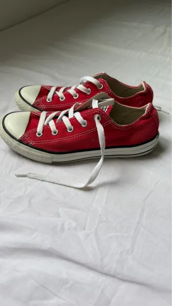 Baskets converse rouge taille 34