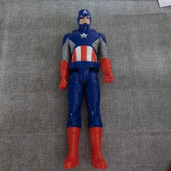 Figurine captain america