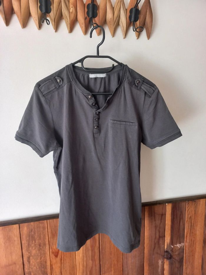Tee-shirt avec boutons