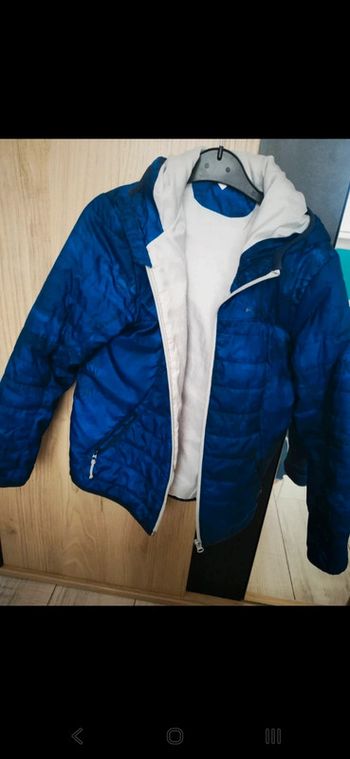 Doudoune Quechua taille 10 ans
Très bon état