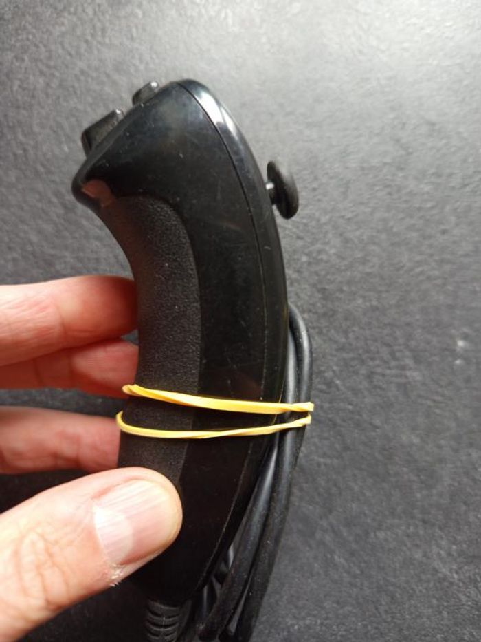 Nintendo - Wii - Nunchuk (non officiel) - photo numéro 2
