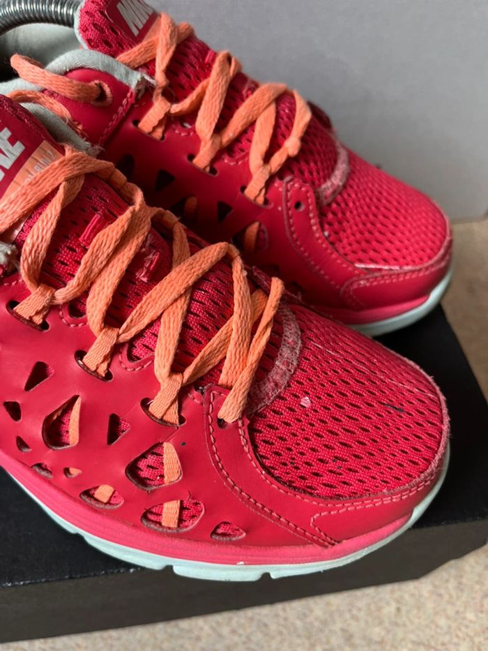 Baskets / Chaussures De Course Nike Taille (37.5) - photo numéro 4