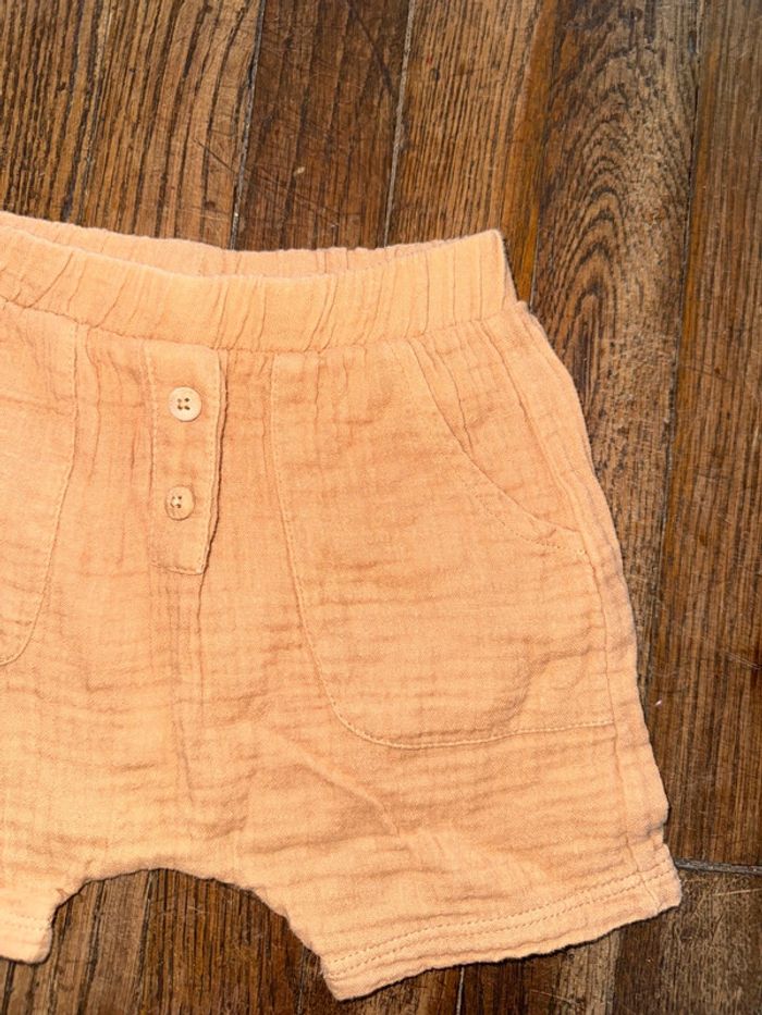 Short Zara 6 mois - photo numéro 2